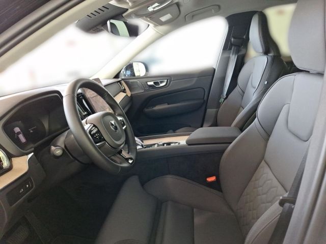 Volvo XC60 2025