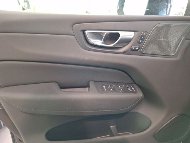 Volvo XC60 2025