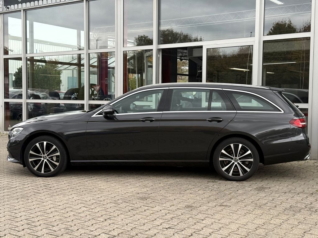 Mercedes-Benz E 300 2023