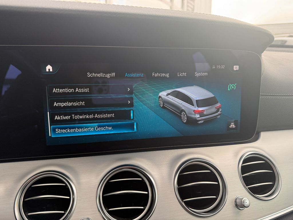 Mercedes-Benz E 300 2023