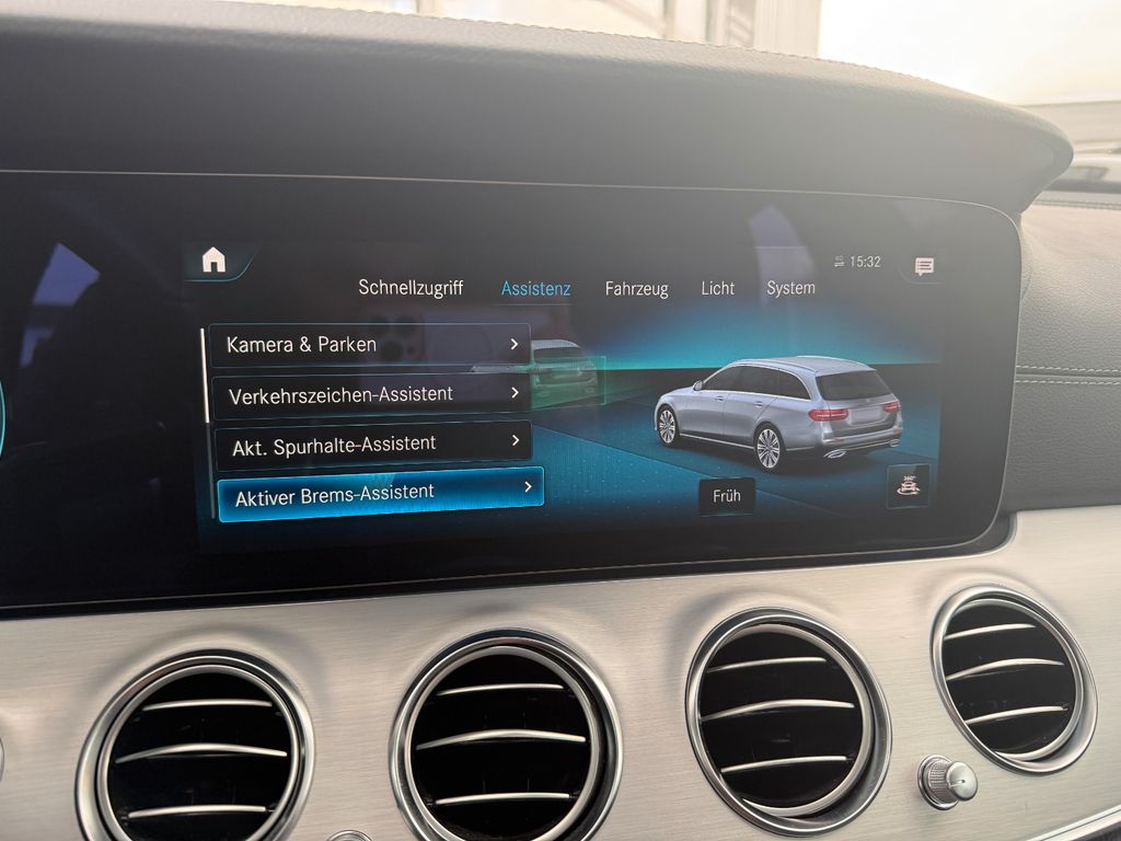 Mercedes-Benz E 300 2023