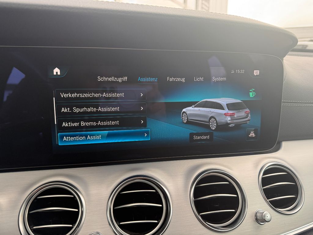 Mercedes-Benz E 300 2023