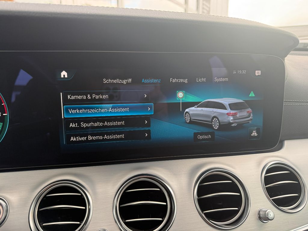 Mercedes-Benz E 300 2023