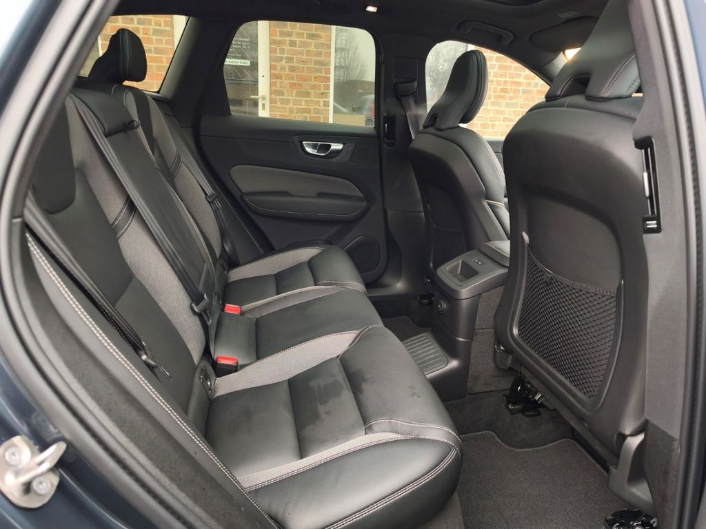 Volvo XC60 2025