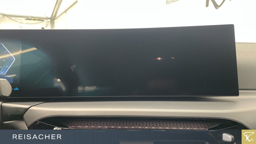 BMW 318 2025