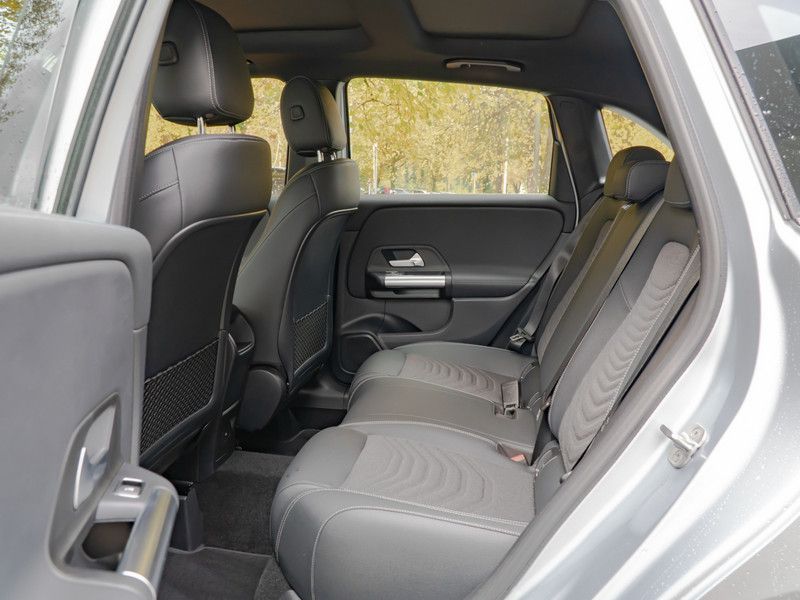 Mercedes-Benz B 220 2024