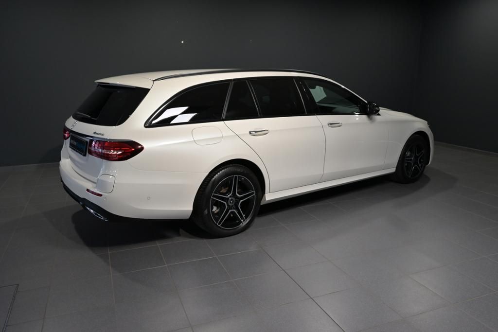 Mercedes-Benz E 300 2022