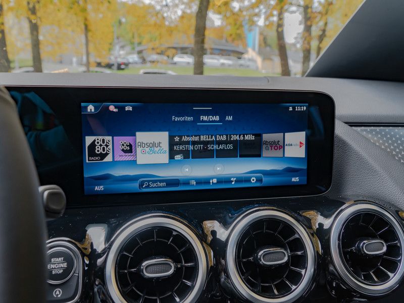 Mercedes-Benz B 220 2024