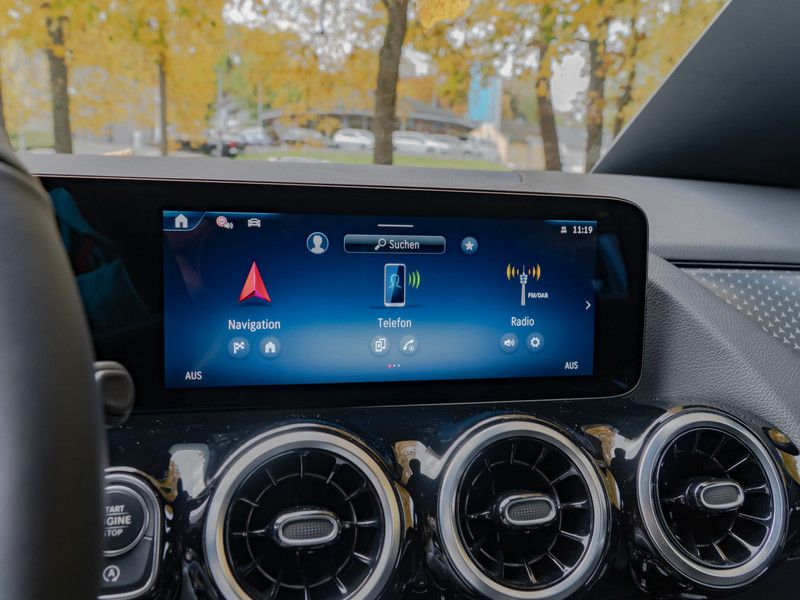 Mercedes-Benz B 220 2024