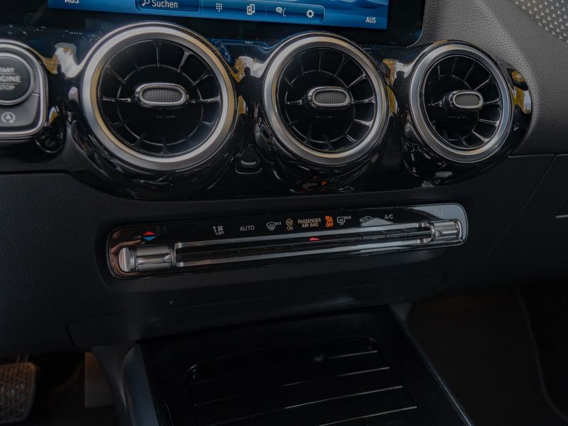 Mercedes-Benz B 220 2024