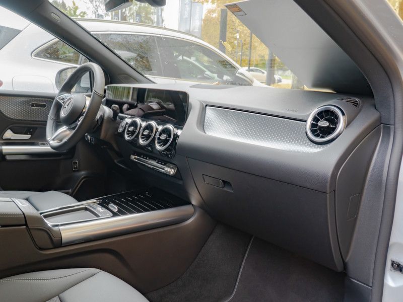 Mercedes-Benz B 220 2024