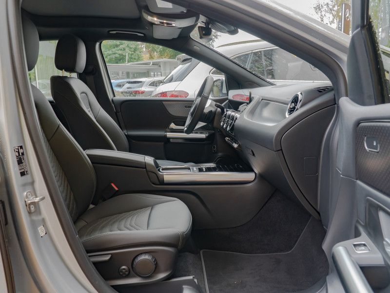 Mercedes-Benz B 220 2024