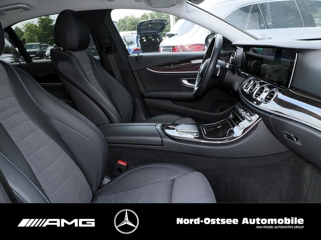 Mercedes-Benz E 300 2022