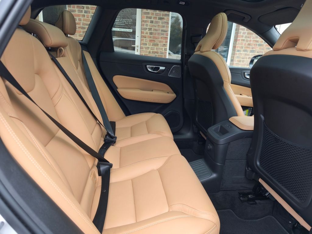 Volvo XC60 2025