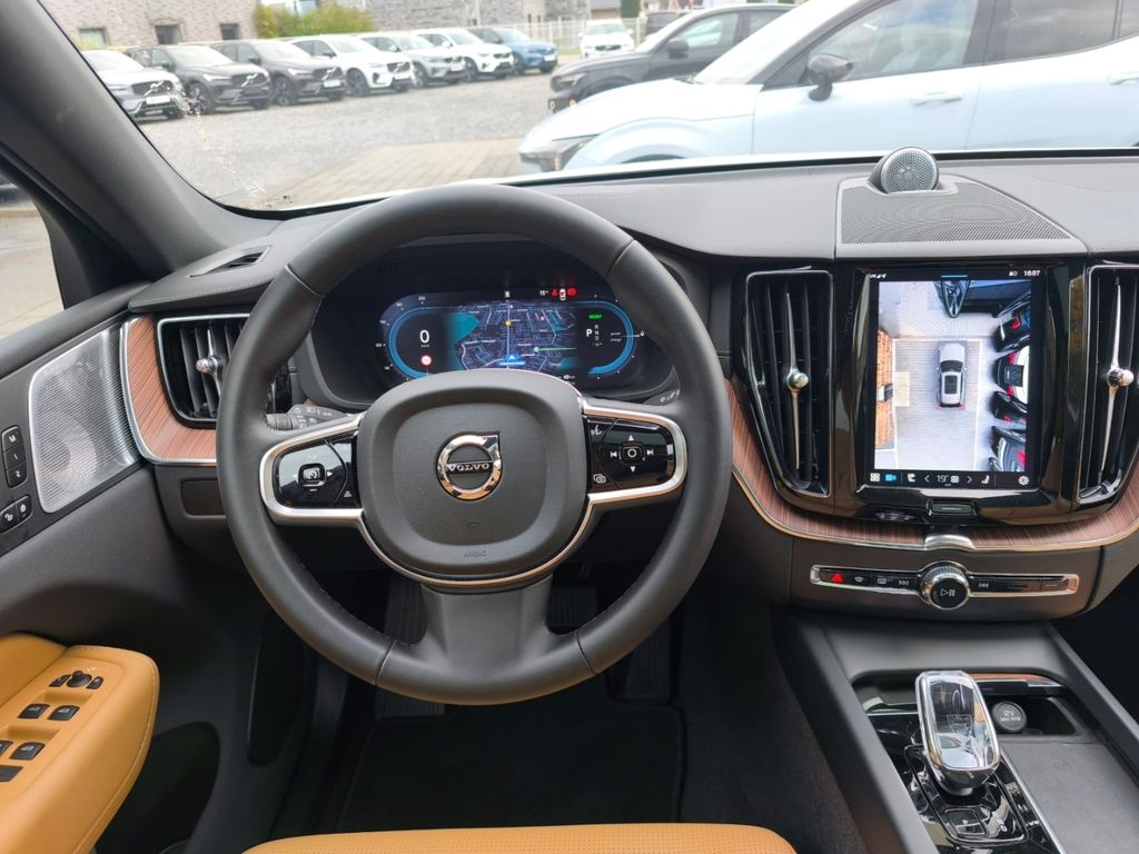 Volvo XC60 2025