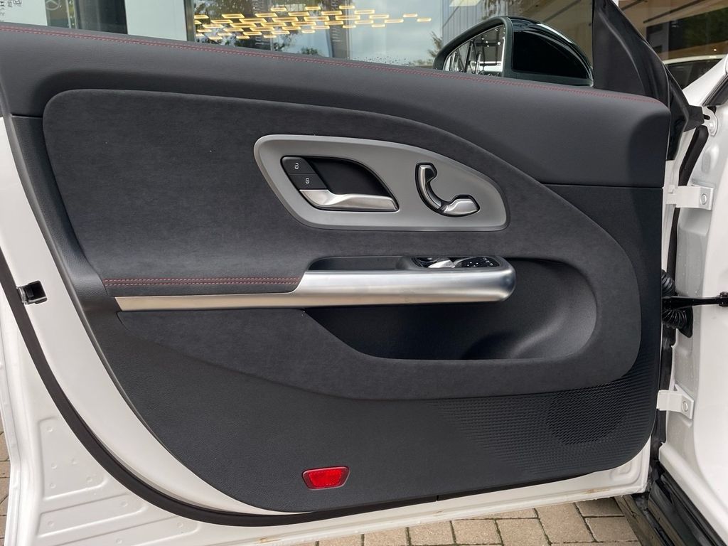 Mercedes-Benz CLA 250 2025