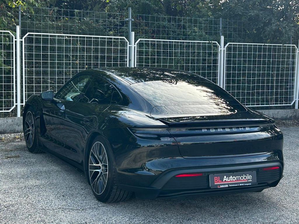 Porsche Taycan 2021