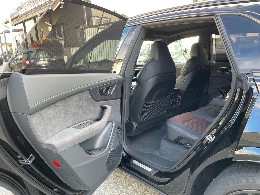 Audi RSQ8 2025