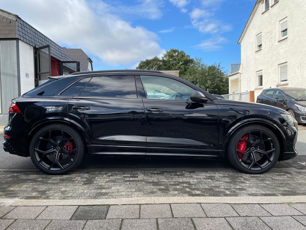 Audi RSQ8 2025