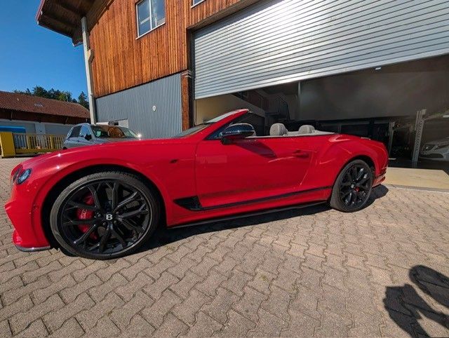 Bentley Continental GTC 2023