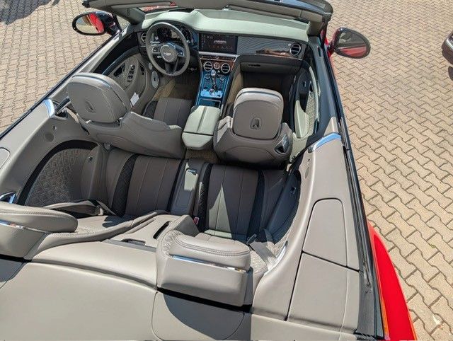 Bentley Continental GTC 2023