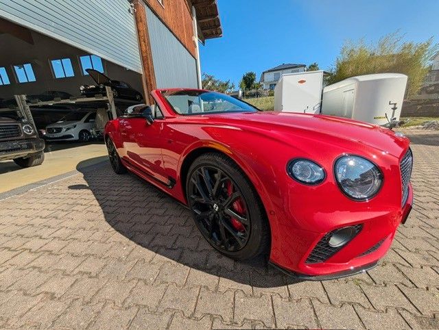 Bentley Continental GTC 2023