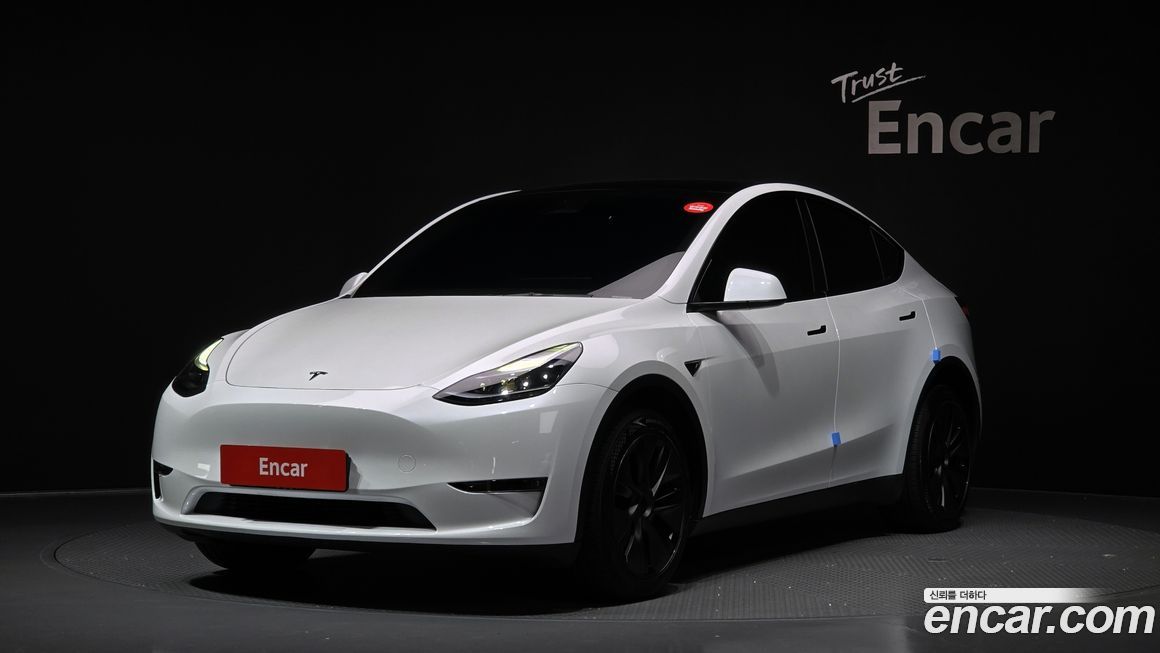 Tesla Model Y 2024