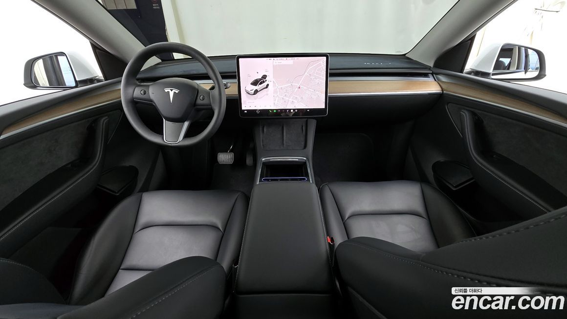 Tesla Model Y 2024
