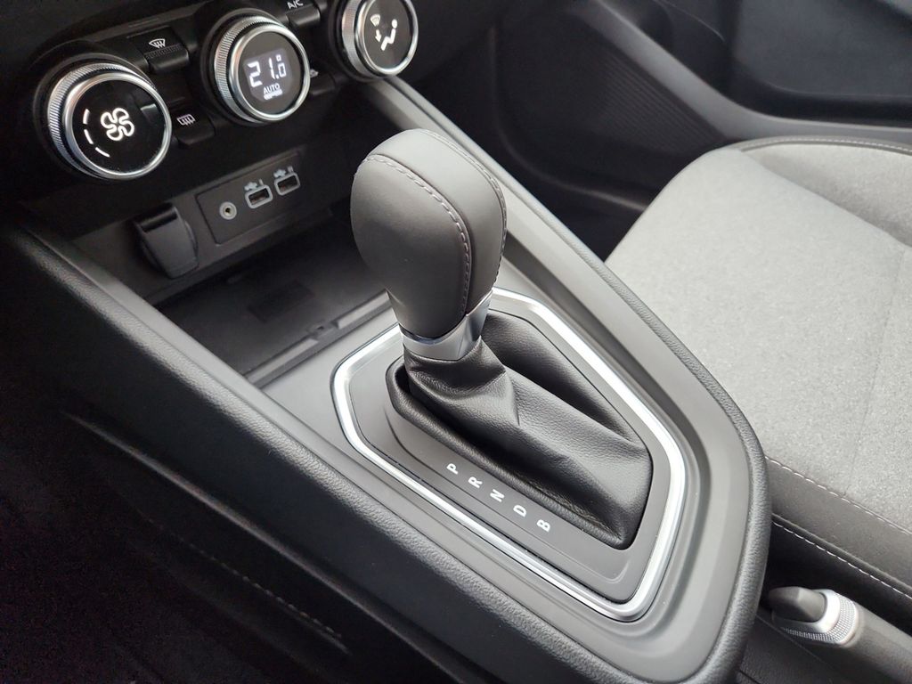 Mitsubishi Colt 2024