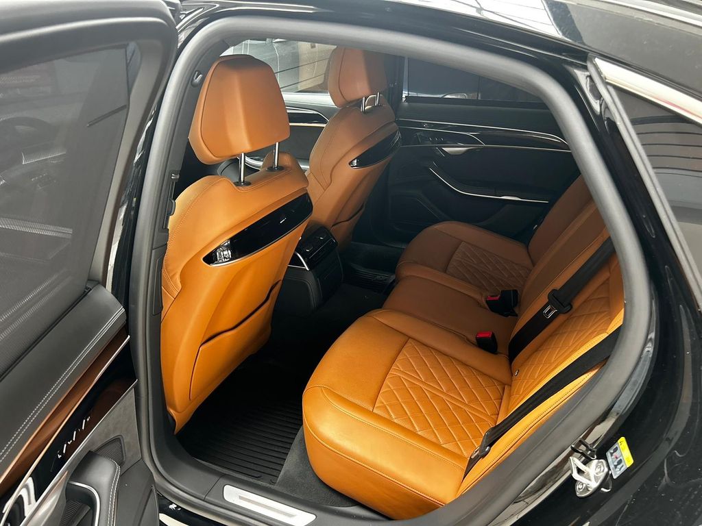 Audi A8 2022