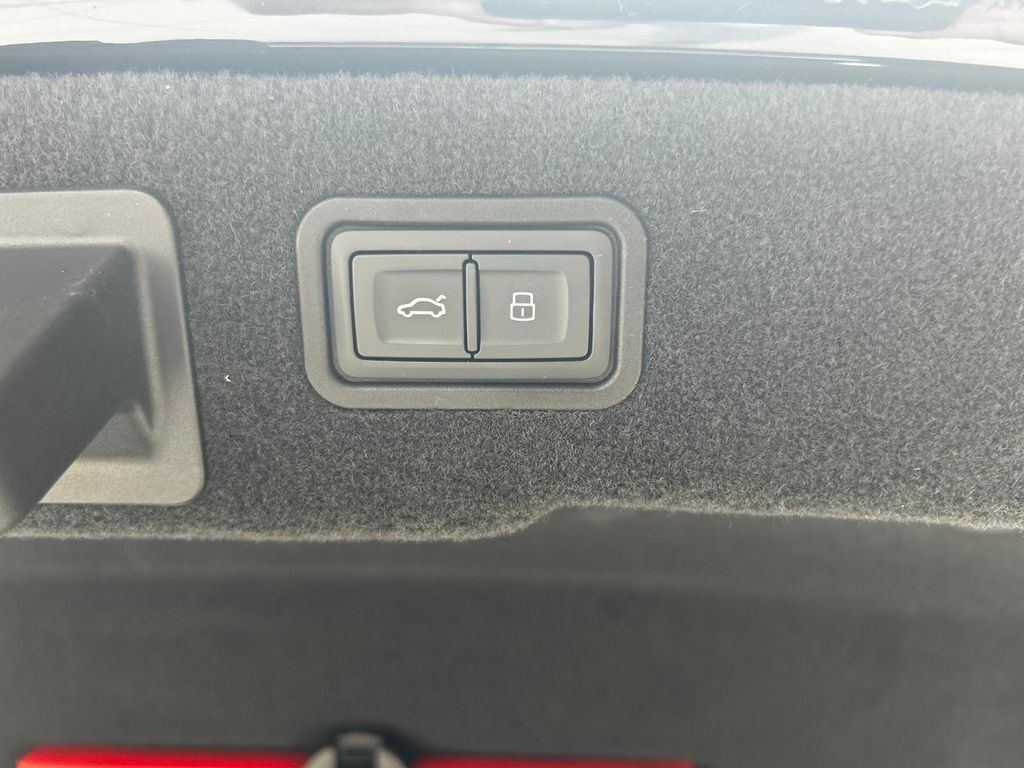 Audi A8 2022