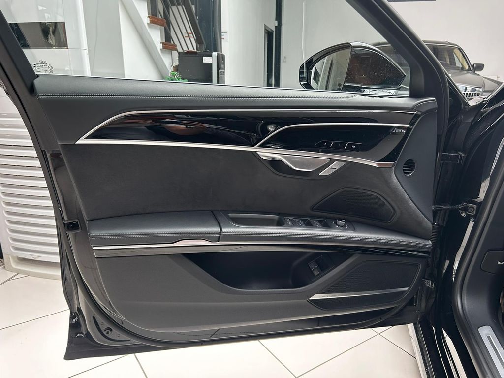 Audi A8 2022