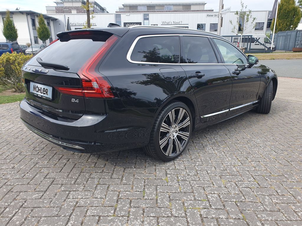 Volvo V90 2024