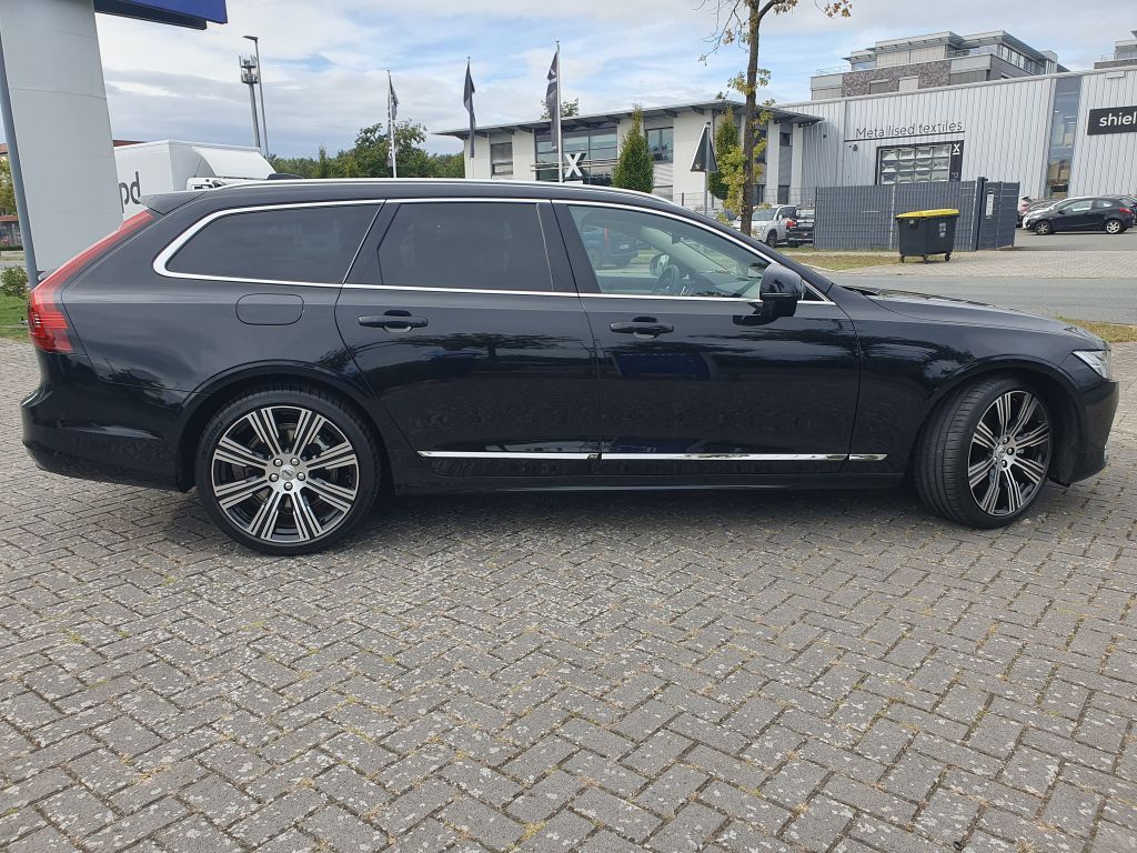 Volvo V90 2024