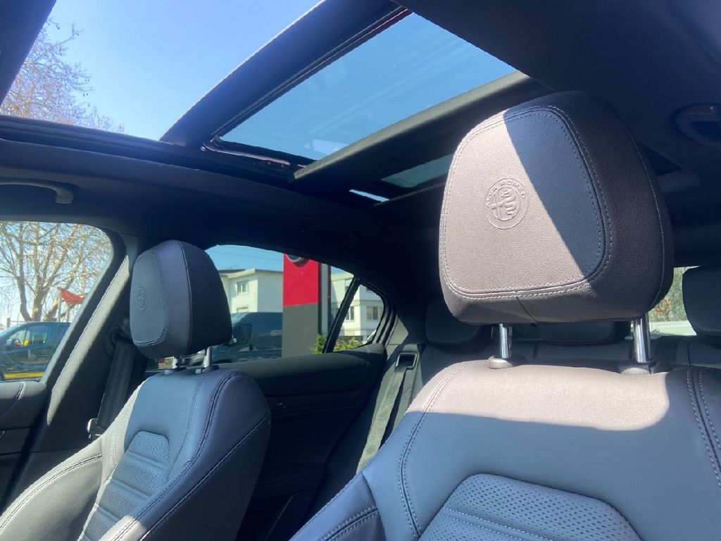 Alfa Romeo Stelvio 2023