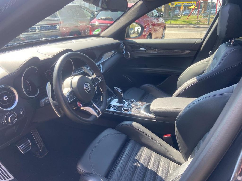 Alfa Romeo Stelvio 2023