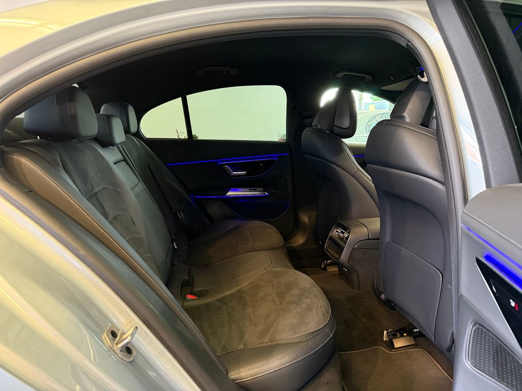 Mercedes-Benz E 300 2025