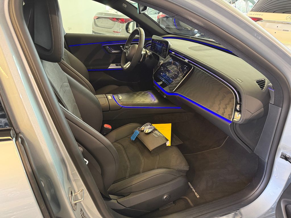 Mercedes-Benz E 300 2025