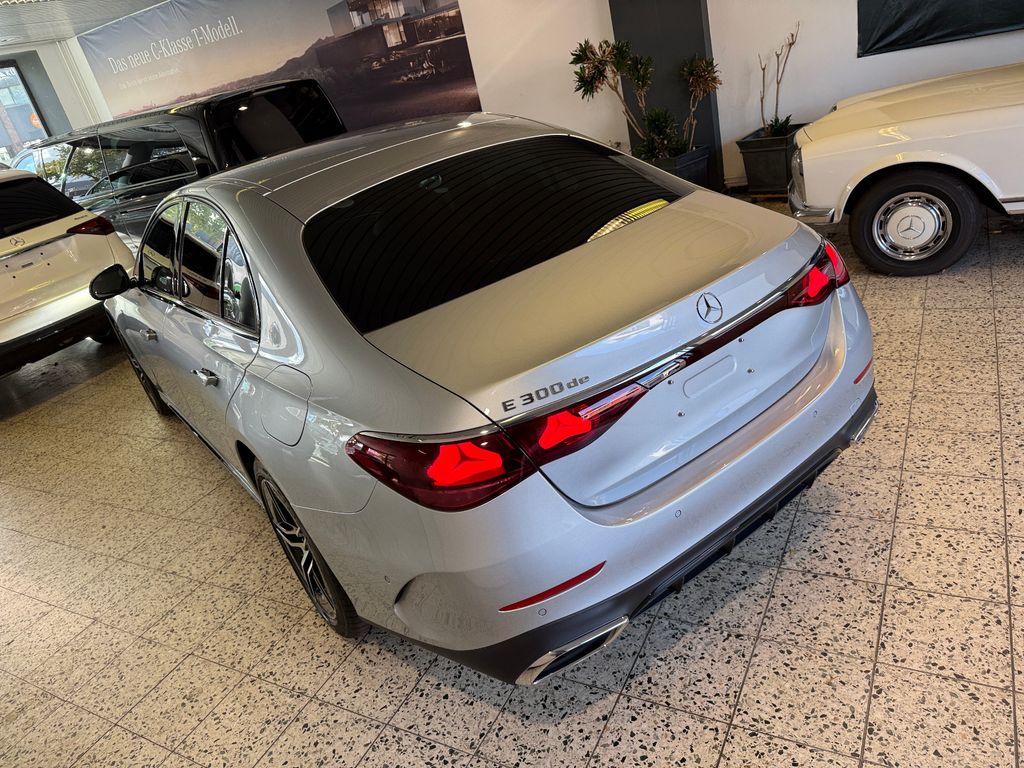 Mercedes-Benz E 300 2025