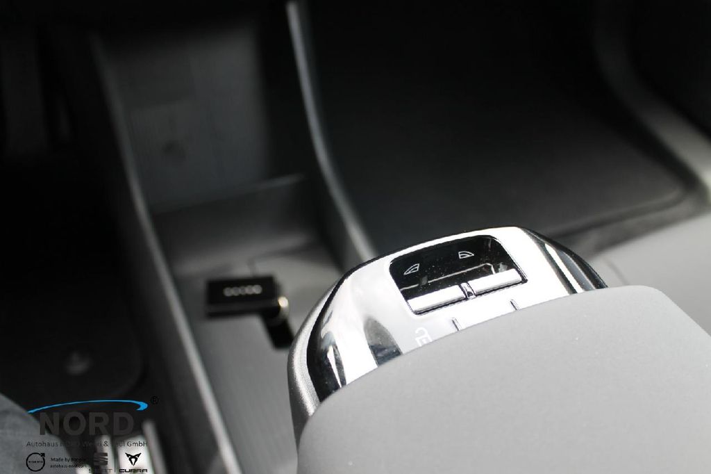 Volvo EX30 2024