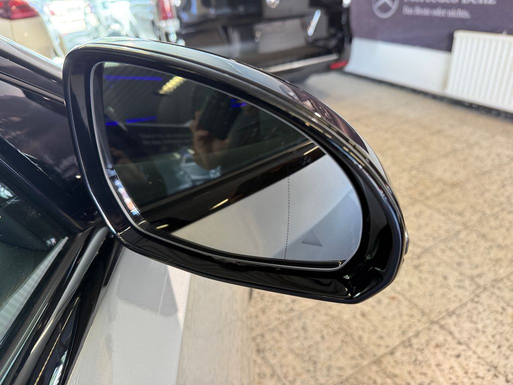 Mercedes-Benz E 300 2025