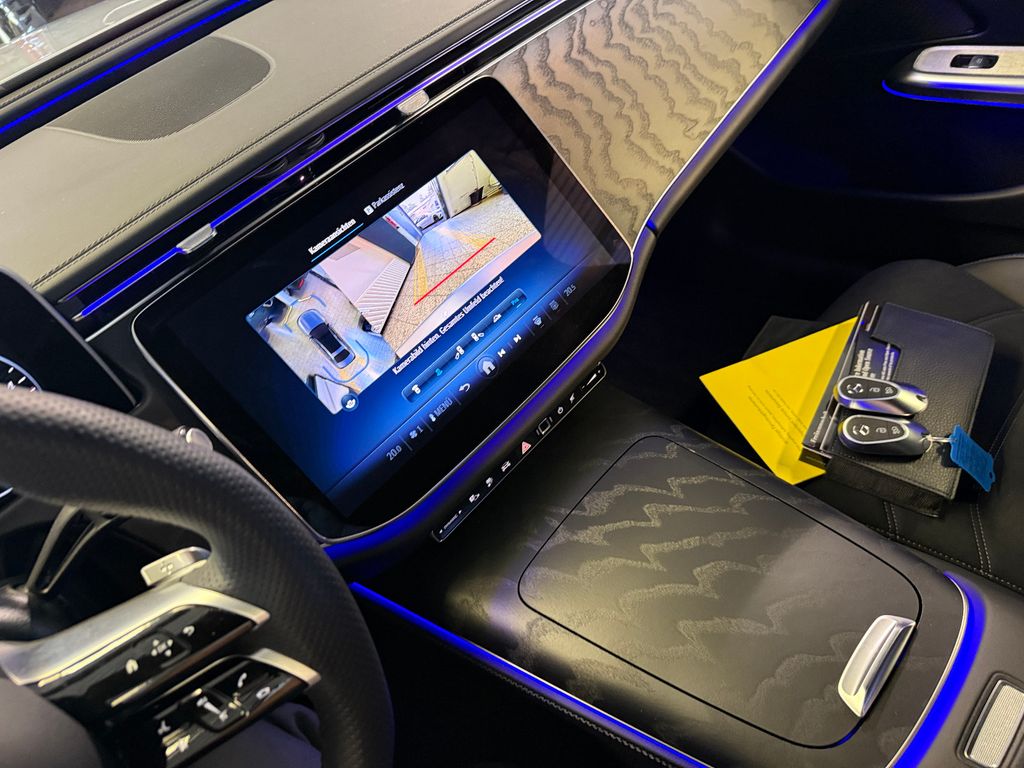 Mercedes-Benz E 300 2025