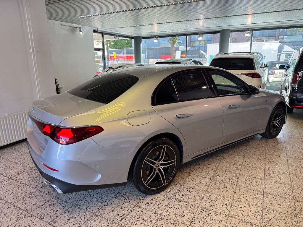 Mercedes-Benz E 300 2025
