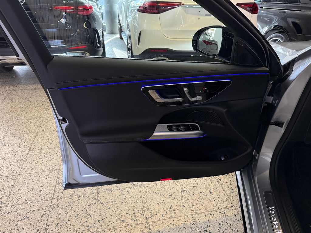 Mercedes-Benz E 300 2025