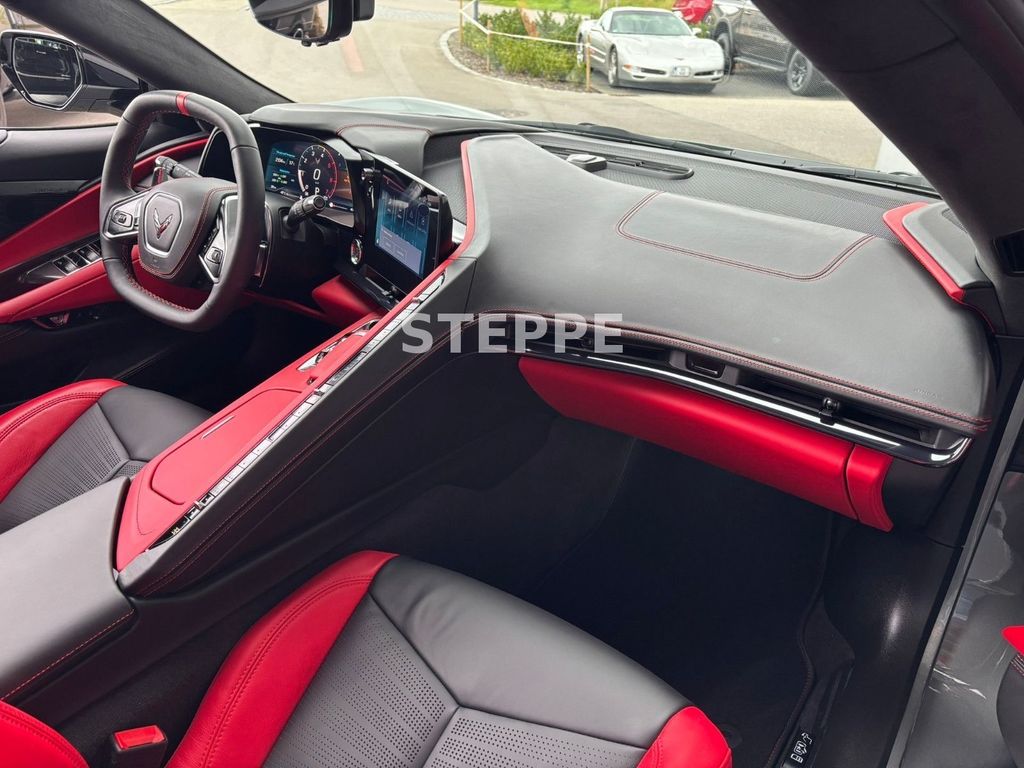 Corvette C8 2025