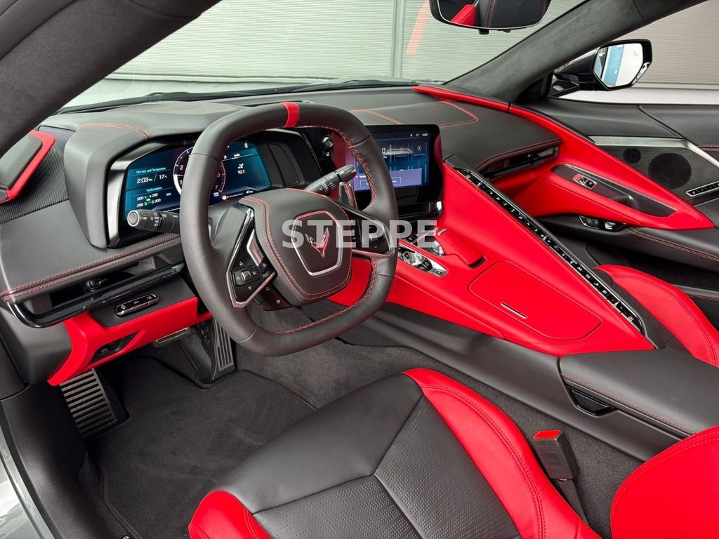 Corvette C8 2025
