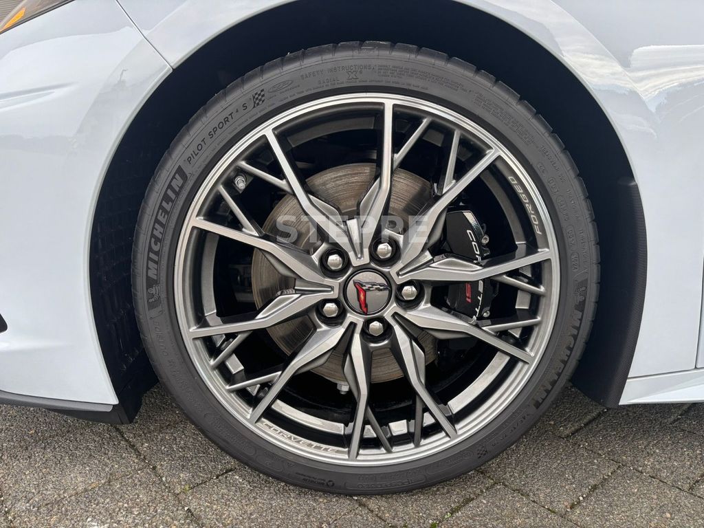 Corvette C8 2025