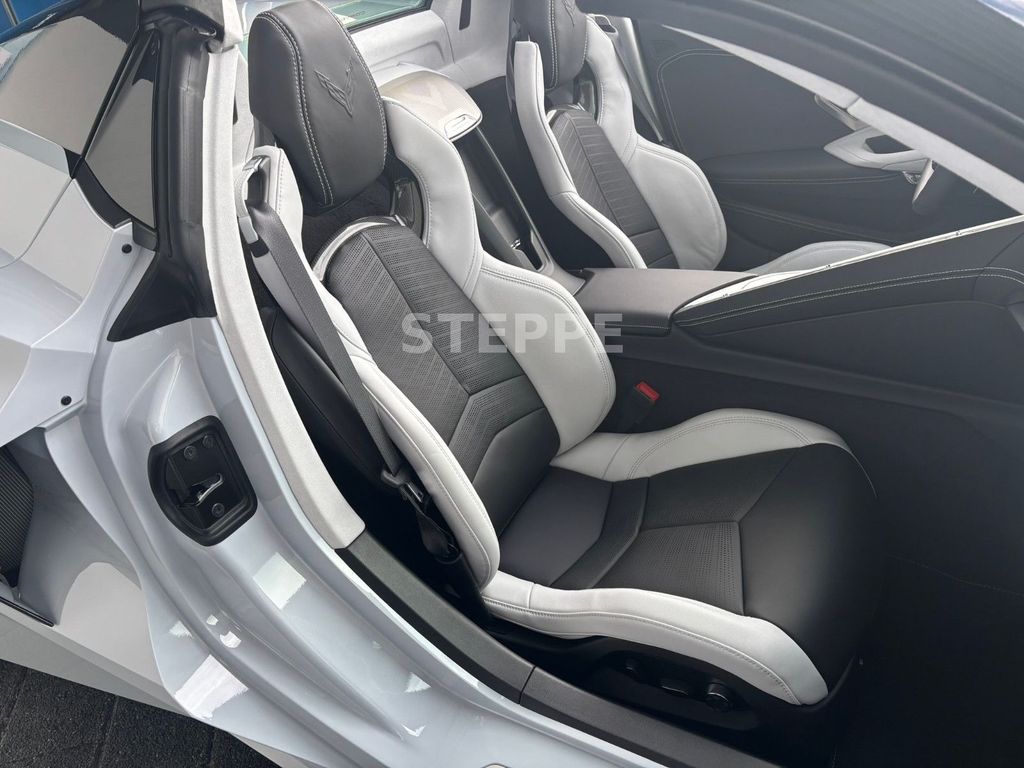 Corvette C8 2025