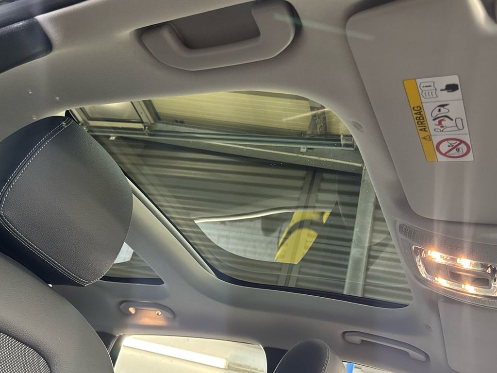 Mercedes-Benz B 250 2025