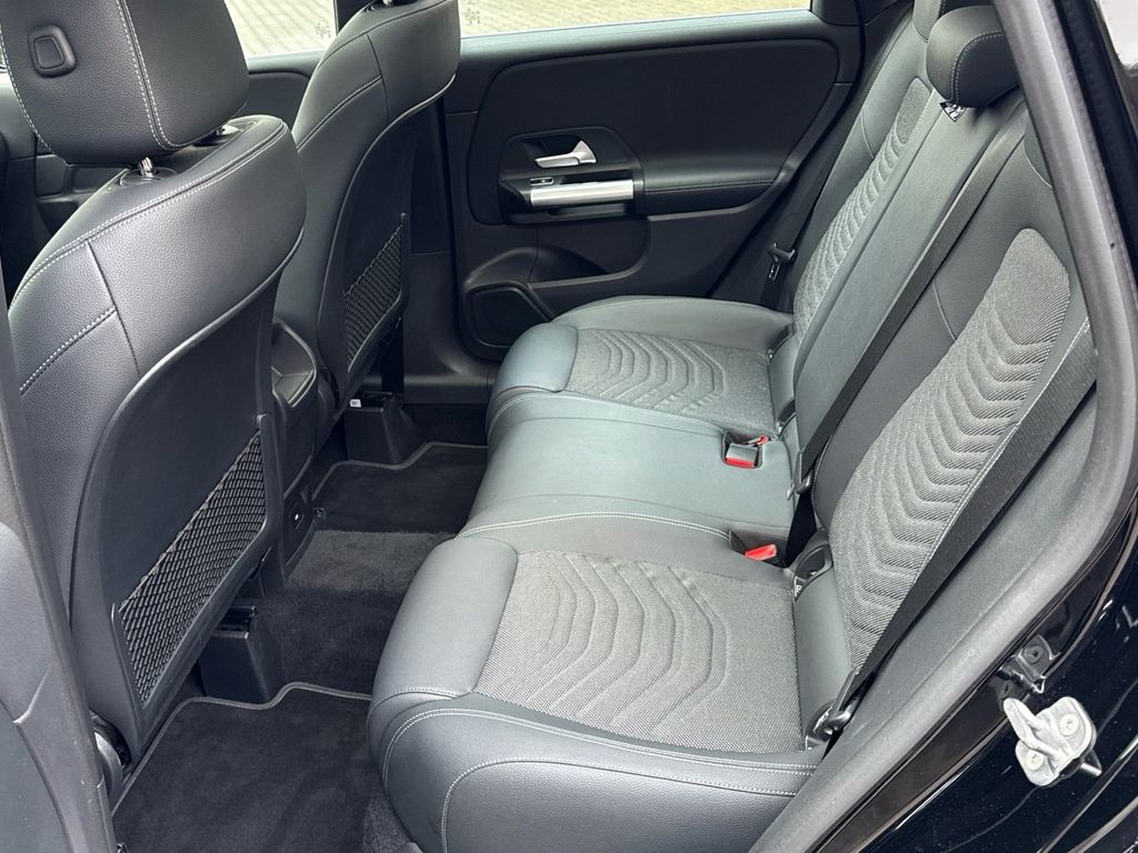 Mercedes-Benz B 250 2025